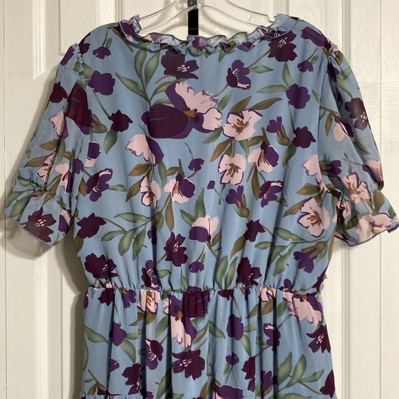 Light Blue lined floral dress Size LARGE - Picture 10 of 12